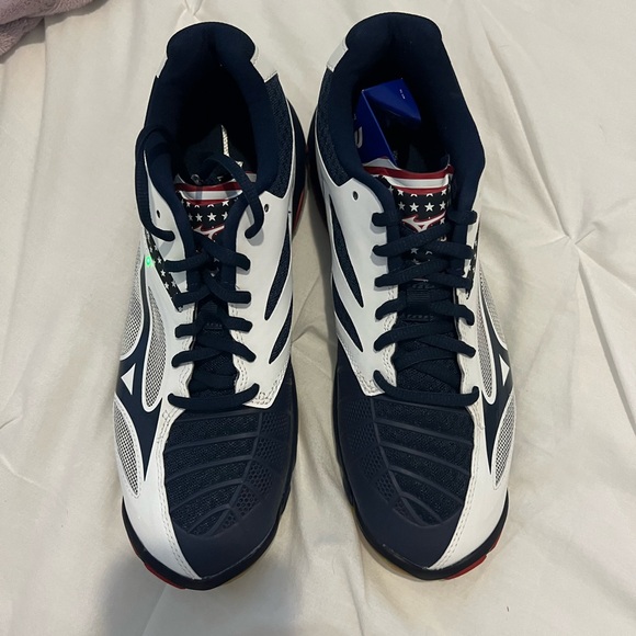 Wave Lighting Z3 Women’s Volleyball shoes - Picture 4 of 6